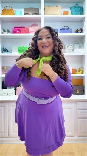 I think #Daphne approved of my #UniversalFFN outfit 💜🔍
