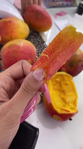 Mango Peel Nails 🥭 💅🏽 uñas de mango #nails #nailtutorial #acrylicnails #beautyhacks
