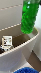 Homemade toilet bowl freshener with vinegar and economical fabric softener. | Super Recipes