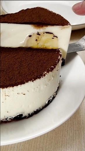 STUNNING No-Bake Banana Oreo Cheesecake!