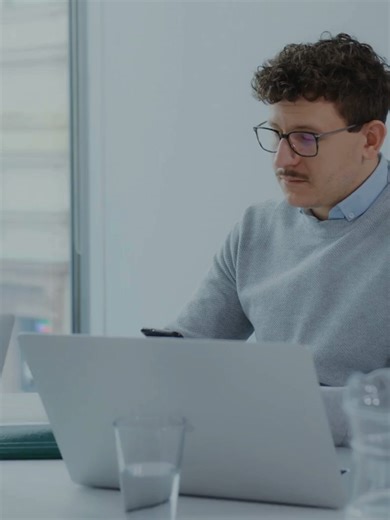 Commencer un projet… c’est souvent flou au début. Mais tu n’as pas besoin d’avoir tout compris pour avancer 👀 Tu as juste besoin d’un bon départ… et du bon accompagnement. Chez CitésLab Mulhouse, on répond à tes questions, on t’aide à clarifier ton idée et à poser les bonnes bases… le tout gratuitement 🤝 Tu veux vraiment avancer avec ton projet ? ➡️ Contacte-nous, on est là pour toi 🚀 #entreprendre #entreprendreaufeminin #projet #Mulhouse #creationentreprise #CitésLab