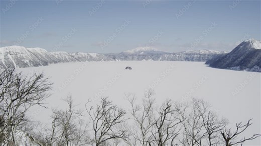 全面氷結した摩周湖
