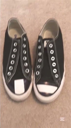 Customizing my Shoes #shorts #art #shortsfeed #shoes #youtubeshorts #artist #converse #dragontuber