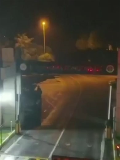 Black Hat Hacker böyle yakalanmış! İstanbul'da yapılan operasyonda bilişim sistemleri dünyasında 'Siyah Şapkalı Hacker' olarak bilinen suç örgütü çökertildi. Operasyonda aralarında suç örgütü lideri G.C.G.'nin de aralarında bulunduğu 7 şüpheli gözaltına alınırken, çetenin Facebook veri tabanına sızarak yaklaşık 19 milyon 800 bin kişiye ait kişisel verileri ele geçirdikleri belirlendi.