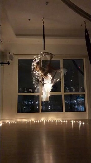 Beautiful LED light aerial dance on the moon to Kina ‘Get you the Moon’