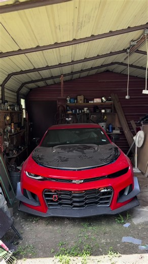 Chevy Camaro ZL1 showcase: ZL1 exterior and sound