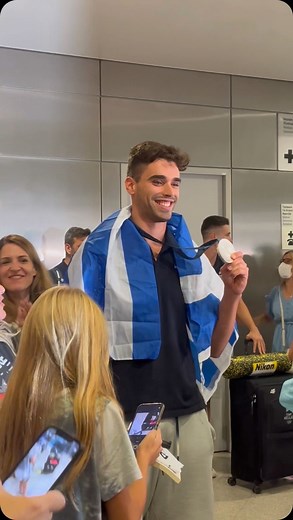 Hellenic Aquatics Federation on Instagram: "Επέστρεψε η ελληνική αποστολή της κολύμβησης από το Παρίσι 🇬🇷💐 #koe #Paris2024 #OlympicGames"