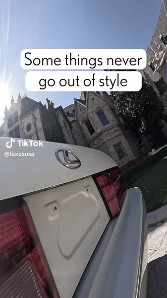 Which 90s aesthetic would you pair with the OG 1990 #LexusLS? #TBT