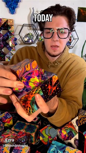 The Shashibo Family (Shashibo, Shashibo² and OCTA) make the perfect gift! These unique screen-free toys are great stress-relievers, AND an inspiring challenge to discover and master! The soothing and tactile clicks and clacks of the magnetic geometry compells kids and adults alike to collect and connect! Start your shape shifting journey today with Shashibo and join our Discord community for tips, tricks and fun! https://discord.gg/XpgfbwfX #shashibo #shapeshiftingbox #collectandconnect #funinmo