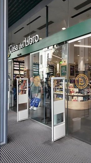Un rincón imprescindible para los amantes de los libros en Madrid: La Casa del Libro🇪🇸✨ #madrid