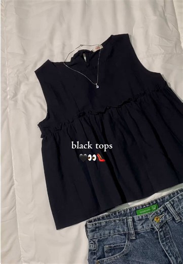 Effortless Feminine Outfit Ideas with Loose Jeans