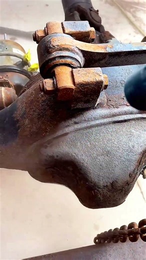 Iron erosion cleaning machine. ( 🎥@pdblasting )