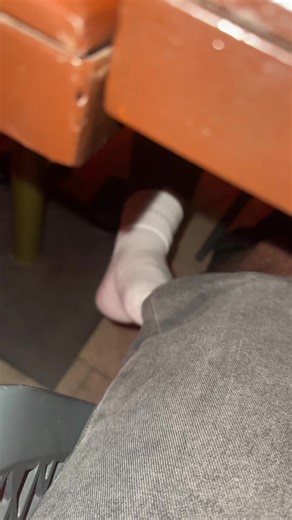 Pls help | hand signal for help