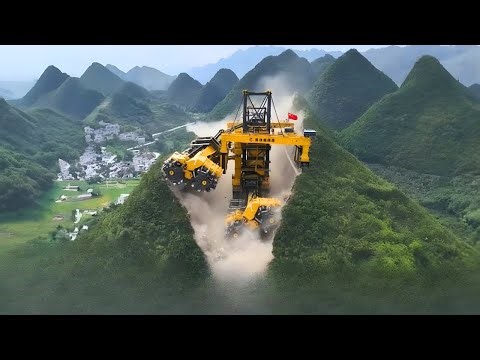 China Shocks the World With Its New Colossal Construction Machine