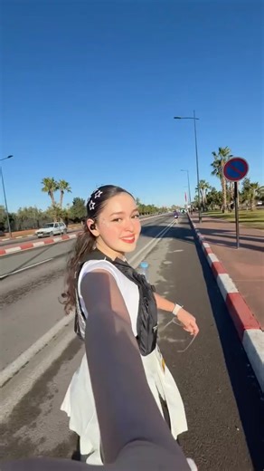 Sarah Chahi on Instagram: "This half marathon was the hardest I’ve ever run not because of the distance, but because mentally I wasn’t in my best place. Race day didn’t go as planned. Roads were closed because the full marathon had already started, I couldn’t reach the start by car, and before even crossing it, I was already running. Strangers on bikes helped me find my way, but I was overwhelmed and this close to giving up. This might be my worse half, but it’s also the one I’m most proud of. B