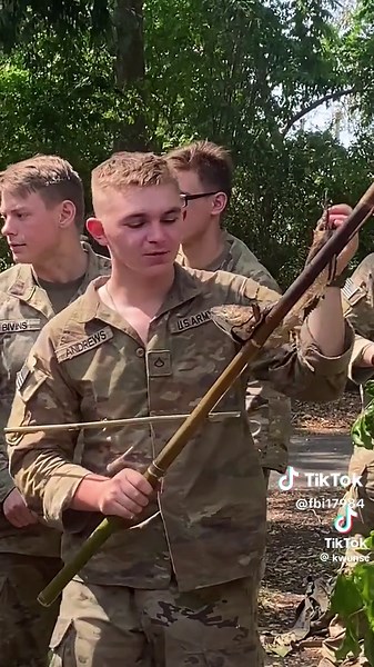 感谢地球母亲大自然的回馈让我还能吃到各种新鲜的食材，如果无故用大规模杀伤性武器摧毁各地区的人类居住地，各地区将沦为废墟于焦土将不会有任何一处还适合人类居住的土地。我将理性运用各种的小规模杀伤性的自由神器，真正帮助各地区居民逮捕真正的邪恶人士，真正自由的人类必将要学会理性思考各种问题，和只相信高清视频下的可信度。I am grateful to Mother Earth for the bounty of nature, which allows me to enjoy a variety of fresh ingredients. If weapons of mass destruction were used indiscriminately to destroy human settlements, those regions would be reduced to ruins and scorched earth, leaving no land suitable for human habitation. I will rationally utilize various sm