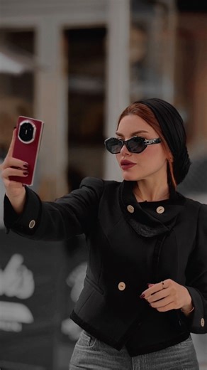‎Nesma Elgohary نسمه الجوهرى‎ on Instagram‎: "The kind of design you feel before you touch it. #HUAWEIMateX7 stuns with its sleek design, then surprises with smooth multi-window flow. تصميم تشعر به قبل أن تلمسه. #HUAWEIMateX7 يخطف الأنظار بأناقته، ثم يدهشك بسلاسة التنقّل بين النوافذ المتعدّدة بكل انسيابية. @huaweimobileksa Ad"‎