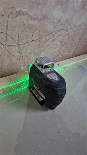 Green Laser or Red Laser? 💚❤️ #Level #SpiritLevel #LaserLevel #Carpenter #Carpentry #CarpentryTips #StudWall #Bosch #BoschTools | Tibby Singh