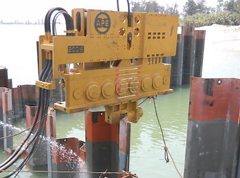 2026 Buyer's Guide: Impact Hammers and Vibratory Drivers - Pile Buck Magazine