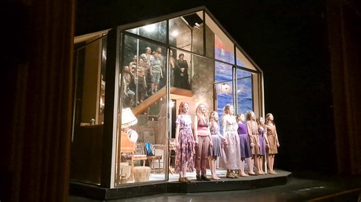 𝐃𝐞𝐚𝐥𝐮𝐫𝐢𝐥𝐞 𝐂𝐚𝐥𝐢𝐟𝐨𝐫𝐧𝐢𝐞𝐢 de 𝐉𝐞𝐳 𝐁𝐮𝐭𝐭𝐞𝐫𝐰𝐨𝐫𝐭𝐡, regizor Horia Suru - 𝐎 𝐛𝐮𝐜𝐮𝐫𝐢𝐞 𝐝𝐞 𝐩𝐫𝐞𝐦𝐢𝐞𝐫𝐚̆ ❤ Felicitări, Horia Suru! Veni, vidi, vici! Mulțumim și te mai așteptăm! ❤ ❤ Felicitări întregii echipe de producție: traducere - Adrian Solomon, decor- Bianca Veșteman, costume - Bianca și Sabina Veșteman, muzică original - Cári Tibor, pian - Johannes-Raimund Onesciuc, coregrafie - Alice Veliche, lighting design - Costi Baciu, video design - Mihai Nistor, afi