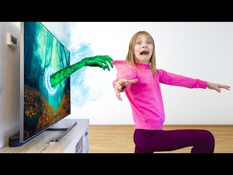 Amelia and Akim try to find a ghost in the house, Avelina has super powers!