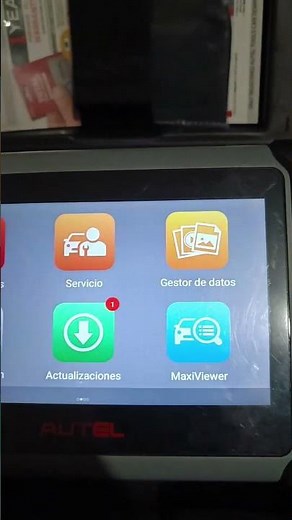 I'm showing you my Autel MaxiCom MK808S scanner! 😉🔧 #cars #mechanics #autel #engineering #diagnos...