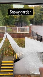 It’s snowing!! #snowspray #snowsprayart #snowwindows | Snow Windows