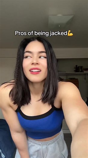 Lizzi Reynoso on Instagram: "Pros of being JACKED #muscle #gymgirl #gym #lifting"