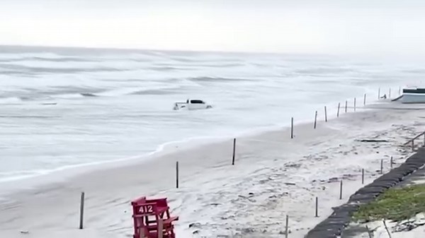 68K views · 825 reactions | 廊 A New York man drove his pickup truck...