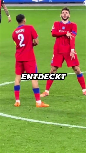 Warum trägt Kvaratskhelia seine Stutzen so tief?