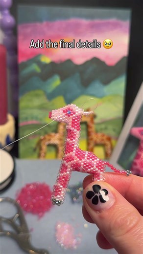 pink giraffe necklace process 🩷 #beading #beadwork #beadpattern #handmade #diy #diycrafts #beadart