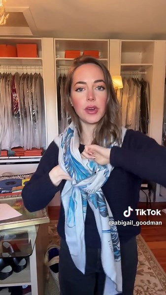 7 Triangle Scarf Looks for Every Day of the Week