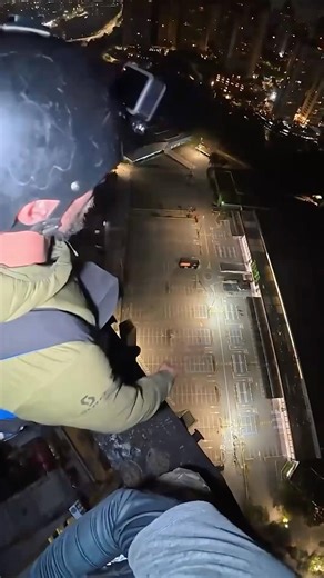Late night jump from the highest point in Sao Paulo 😦
