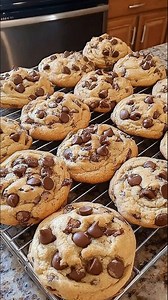  Chocolate Chip Cookies Prep Time: 15 min Bake Time: 10–12 min Total Time: ~30 min Servings: ~24 cookies Ingredients: 1 cup (2 sticks) unsalted butter, softened ¾ cup granulated sugar ¾ cup packed brown sugar 2 large eggs Recipe in First Coʍmеոτ  | Dinner Ideas | Facebook
