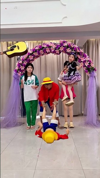 大家和我一起摇起来 #海贼王 #路飞