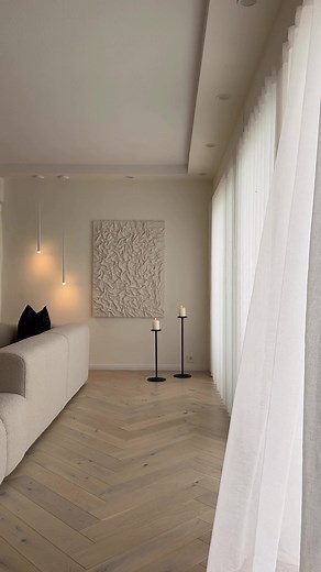 New decorations 🖤 #interiordesignideas #livingroom #livingroomsofa #wohnzimmer #wohnzimmereinrichtung #einrichtungsideen #sofa #couch #foryou #fürdich #couchtisch #coffetable #pillow #newdecoration