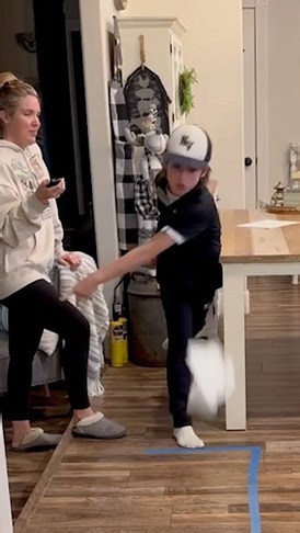 Fastest time to fold and throw a paper aircraft ⏱️ 4.94 seconds by Trigg Kesterson 🇺🇸 | Guinness World Records