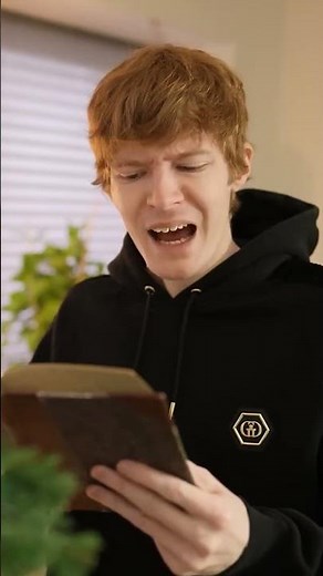 når dine forældre vil synge julesalmer rundt om træet..