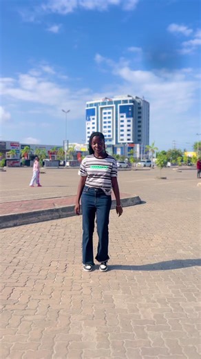 @Butterfly Mia🦋🥀 the dc is sweet @Official_Lhorray