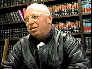 Dennis Hull (2004) Remembers