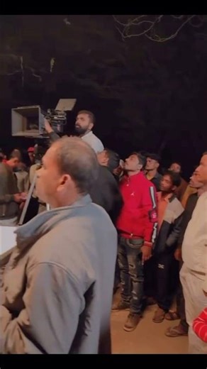 “Behind the Scenes of Bollywood Film Shooting in 500 People Crowd”