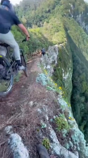 Boca do Risco, Machico 📍🚴 #portugal #madeiraisland #madeira #ilovemadeira #madeiranowordsneeded #visitportugal #visitmadeira #ilhadamadeira 🎥 by @ilovemachico | Madeira Island for Travellers