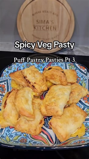 Spicy veg pasties with a kick. Easy to freeze and perfect for quick iftar snacks during Ramadan. Recipe; Ingredients: 1 heaped tbsp oil 1 medium chopped onion 1/2 tsp turmeric 1 heaped tsp salt 4 chopped green chillies 2 cups frozen mixed veg Handful chopped coriander 2 ready made puff pastry rolls Step 1 - in a pan add oil, onion, turmeric, salt, chillies and fry for 5 mins. Add in splash of water and cook until onions have softened. Next add in frozen mixed veg and cook for 8-10 mins until the