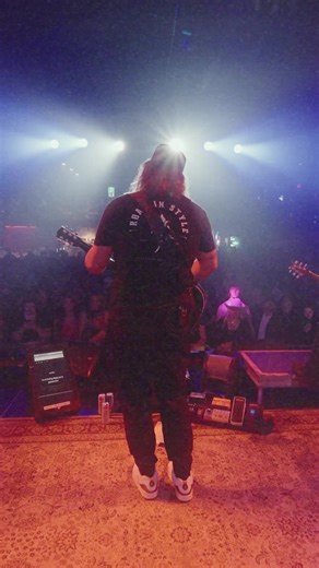 If you enjoy music from Southall, Koe Wetzel or William Clark Green, then you’re going to love Pecos & the Rooftops! See them at the Bourbon Theatre on February 26. 🤠✨ 🎫 Tickets at link in bio #country #music #concert #pecosandtherooftops #nebraska