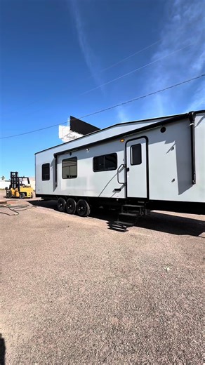 Bumperneck Toyhauler: Ultimate Adventure Vehicle