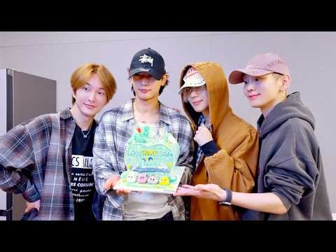 빛돌이들 18번째 생일 축하해