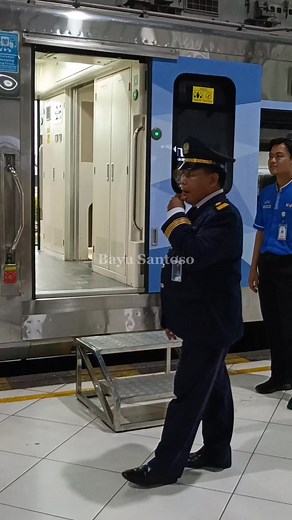 The conductor gave the order for the train to depart. #railway #railroad #railfans #train #amtrak #trainspotting #tgv #locomotive | Bayu Santoso