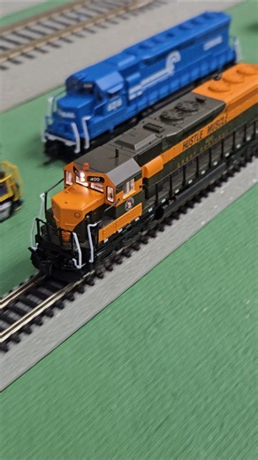 Atlas N Scale EMD SD45 Low Nose Great Northern #400 Hustle Muscle (Omaha Orange, green, yellow)