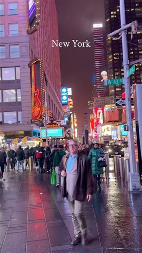 Manhattan Night Vibes — Neon Lights & City Dreams #usa #nyc #newyork #night