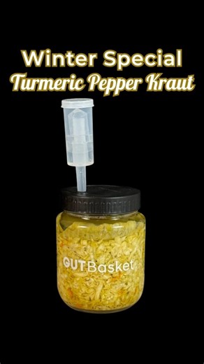 Gutbasket | FERMENTATION DIY KITS & COURSES on Instagram: "Turmeric pepper Sauerkraut Ingredients - 700 g cabbage — thinly sliced (≈ 1 small head) - 50 g onion — thinly sliced *(optional, for extra aroma)* - 1½ tbsp freshly grated turmeric root (≈ 15 g) - 1 large garlic clove — grated (≈ 5 g) - ½ tsp freshly ground black pepper (≈ 2 g) - 1 tbsp unrefined sea salt (≈ 15 g) Process 1. In a large bowl, combine cabbage, onion (if using), turmeric, garlic, black pepper, and salt. 2. Massage the mixtu